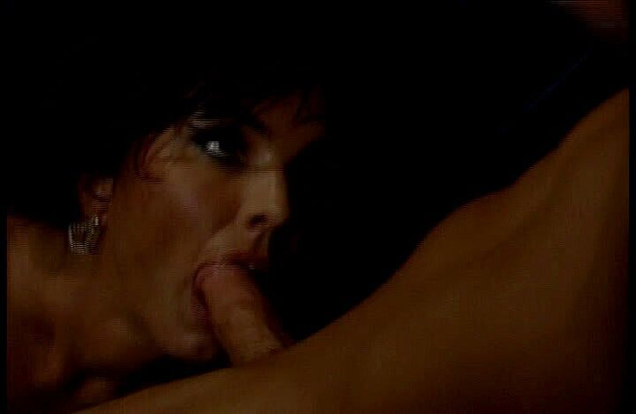 Perfect Porno: Joven novia tetona monta secretamente la polla de otro hombre