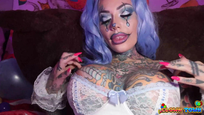 Nasty Sluts Studios: Clown Town ep.4: Kočka Tiger Lilly dostane a přišel do