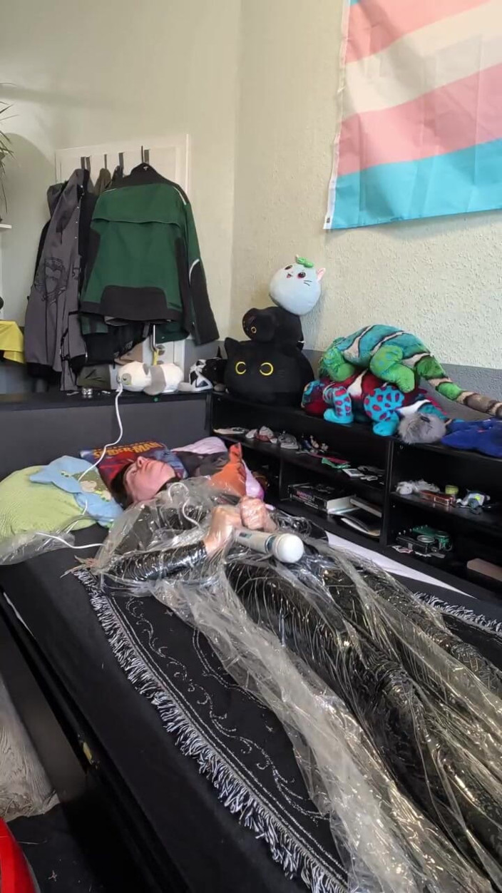 AJ_the_catgirl: Vacum Selfbondage Expirement