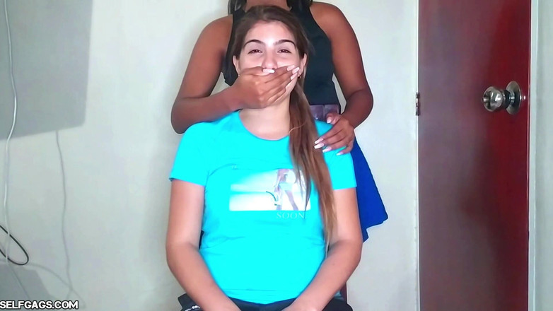 Selfgags Latina Bondage: Handgag Sandalyesi