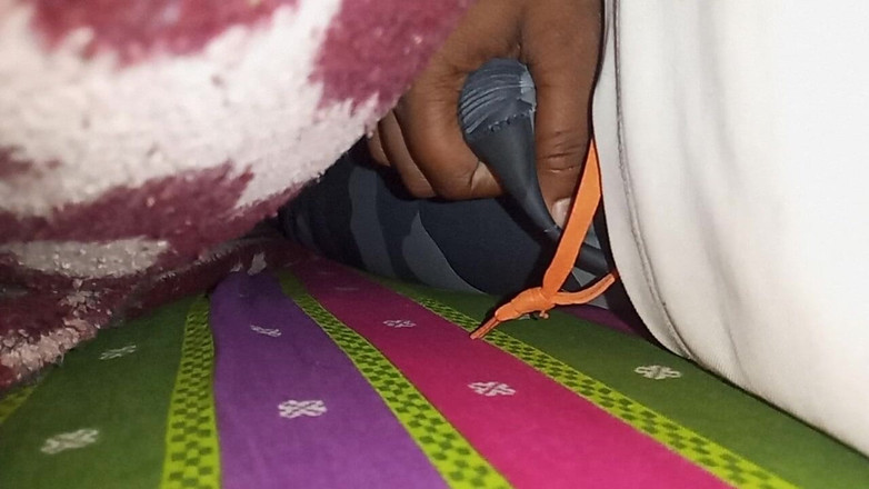 Sweet Indian cock: Sundal jsem Bhabhi sukni a halenkou a ošukal ji