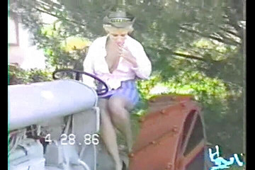 Homegrown Wives: Expunere retro și fumat de la o curvă matură