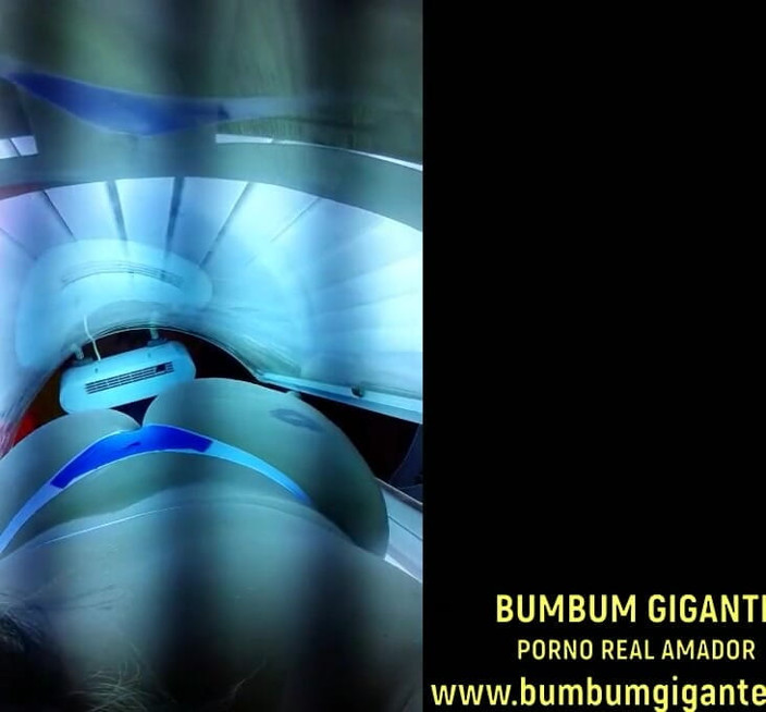 Camargo Hotwife: In the tanning machine showing off