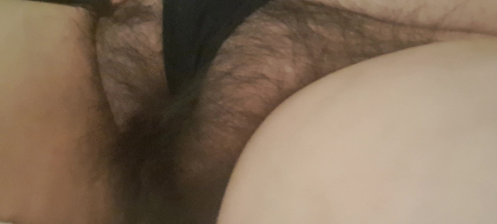 Mommy big hairy pussy: Stiefmutters fette, behaarte und heiße muschi