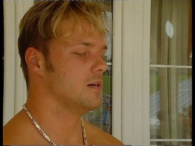 Big Tits World: Prsatá zrzka má oholenou kundičku ošukanou venku