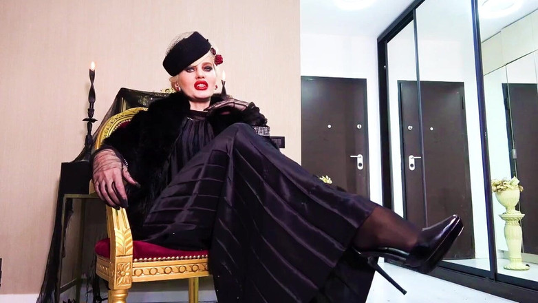 Goddess Celine: Dominazione femminile Made2kiss