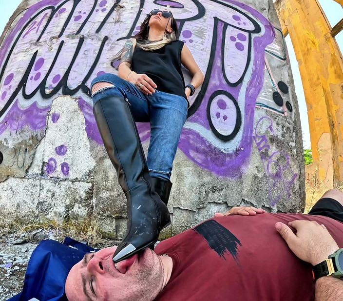 Mistressyammyboots: मीठा प्रस्तुत करना: मालकिन के जूते पर केक