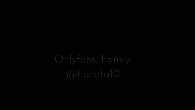 Flight Attendant Fiona: Fa Fiona se prépare à voler et s’amuse pour plus tard...