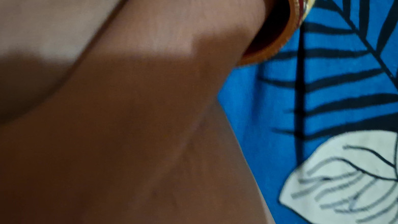 Adom: Indisches schönes mädchen