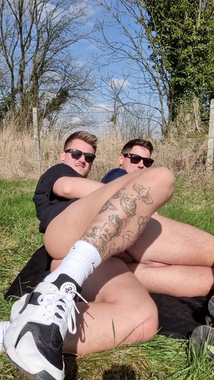 gaynaughtywelsh: Трахаю мою гопницу сводный брат без презерватива на улице в лесу