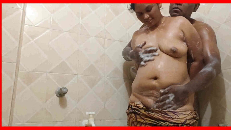 Sexy sindu: Hot Couple Bathing Sex