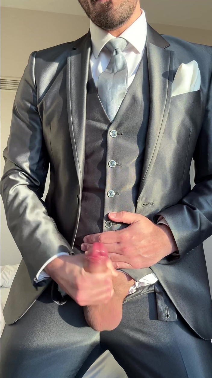 Master Shiny Shoes: 新郎在酒店房间手淫