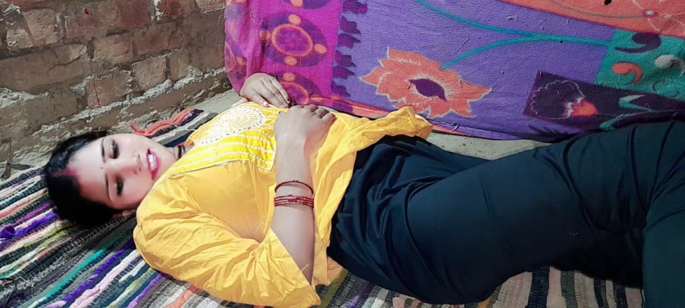 Renudbf: Krásná desi indická bhabhi ošukaná jejím švagřem