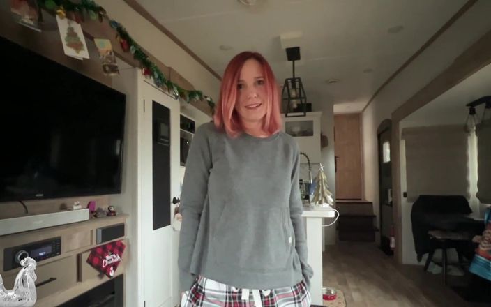 Jane Cane: 「Snowed In With My Stepmom」は今月末にリリースされます。このBTSプレビューをお楽しみください!