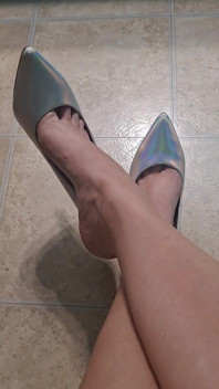 Stiletto Shoe Dangling