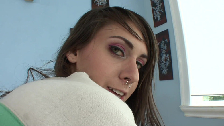 Dirty fantasy: Moderní teenagerka šuká svého nevlastního bratra, aby získala anální creampie