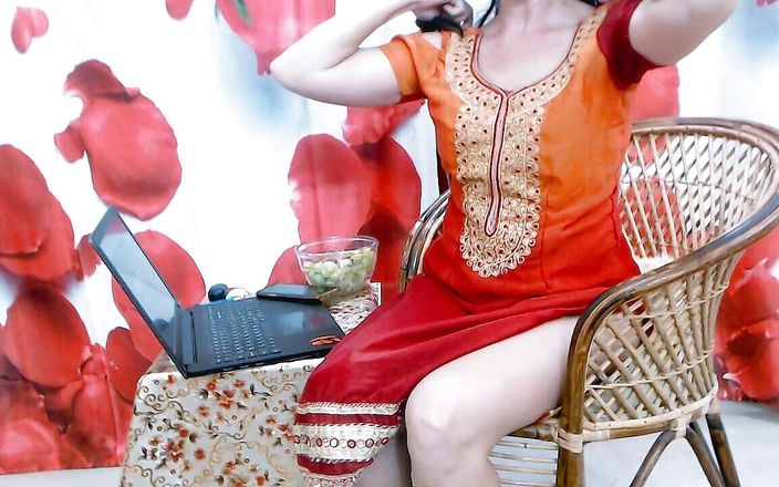 Bolly Karma: 흑인 대물 자지로 마누라를 촬영하는 남편
