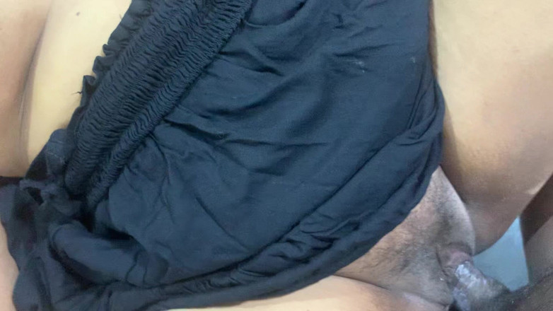 Nuragee: unhen supar hot larki pasand thi.