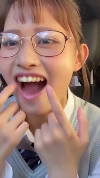 Soft Halo-can You Handle How This Sweet Muse Finishes Her Drink on Camera? Chapter-5