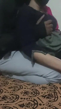 Meena Bhabhi Enjoying Romantice Sex with Husband Friend