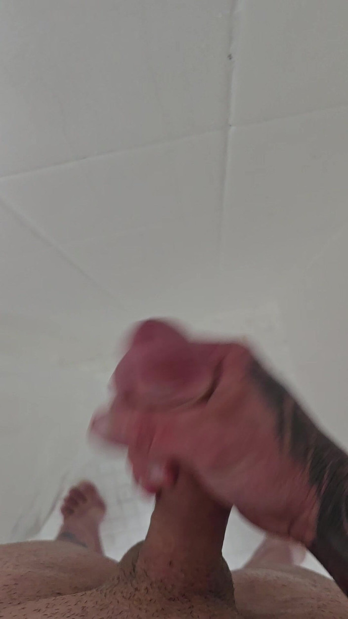 Hot bori: 샤워하면서 자위하기