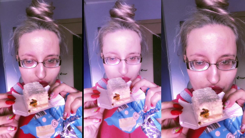 FinDom Goaldigger: ASMRの赤い口紅とミニケーキの食べ方