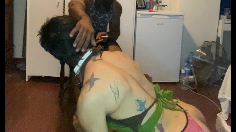 Wesley Bull: 僕の足を楽しむよく鍛えられた従順な人