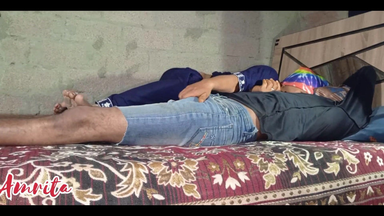 Amrita for you: Bhabhi disetubuhi keras di malam hari di rumah dengan audio...