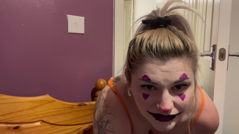 EeveeXo: Clown Step-sister Spots You Creeping JOI Game