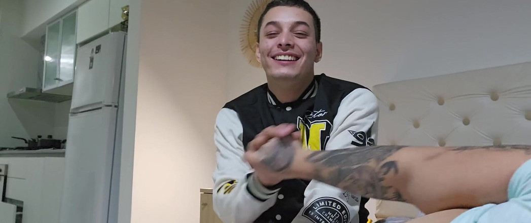 DiablaLatinaTour: 隣人にコンドームなしで彼女とセックスするように頼まれる