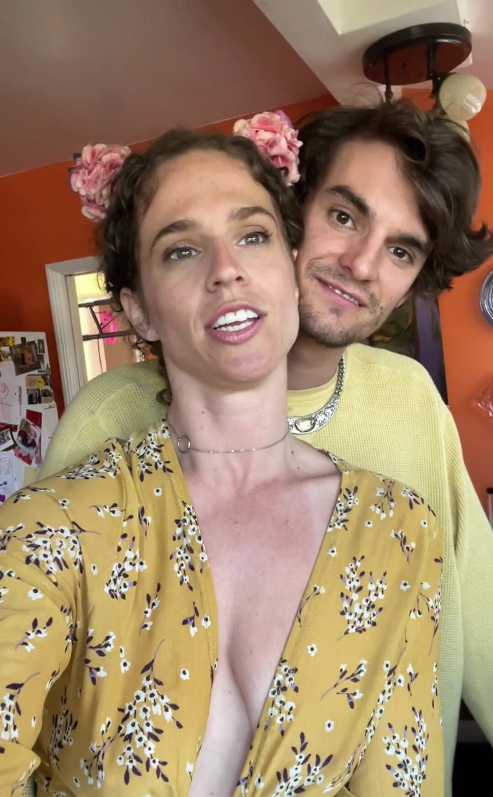 VibeWithMommy: Hey teman-teman! Sekarang Menawarkan Harga Kontol Ganda!