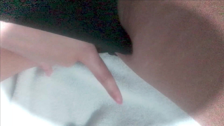 Thebeautybadby: Se masturba en lencería sexy