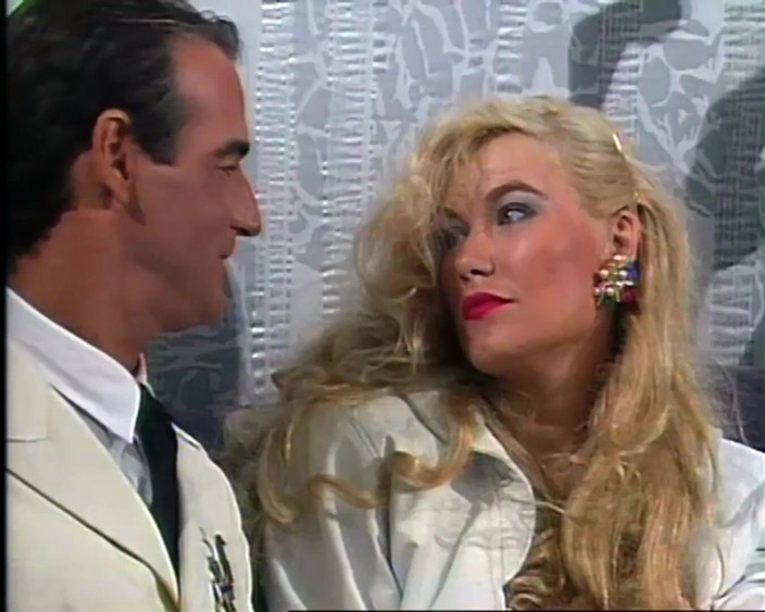 Vintage Climax: Zralá blondýnka na vysokých podpatcích ošukaná hluboko