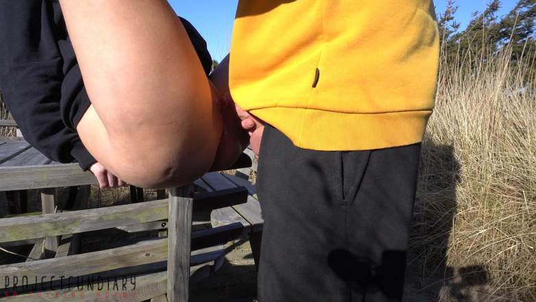 Projectsexdiary: Risky outdoor bend over fuck in leggings
