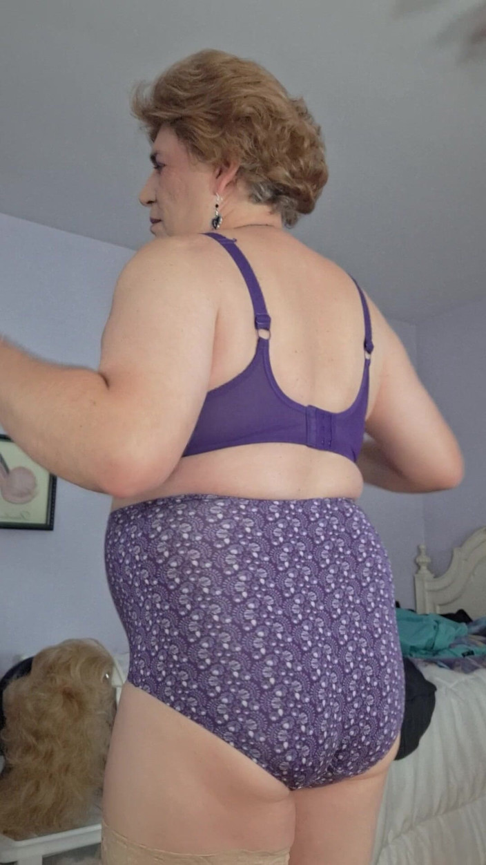 Victoria Lecherri: Bà già vicki mềm mại và đầy đặn