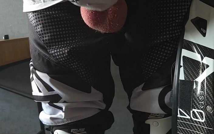 Sneakersmax98: Cream Pie na mém mxhelmet