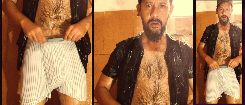 Stink HairyMale: Baden met kleding