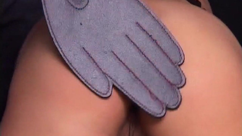 THAGSON RETRO: La MILF rossa si sottomette ai giocattoli e alle sculacciate...