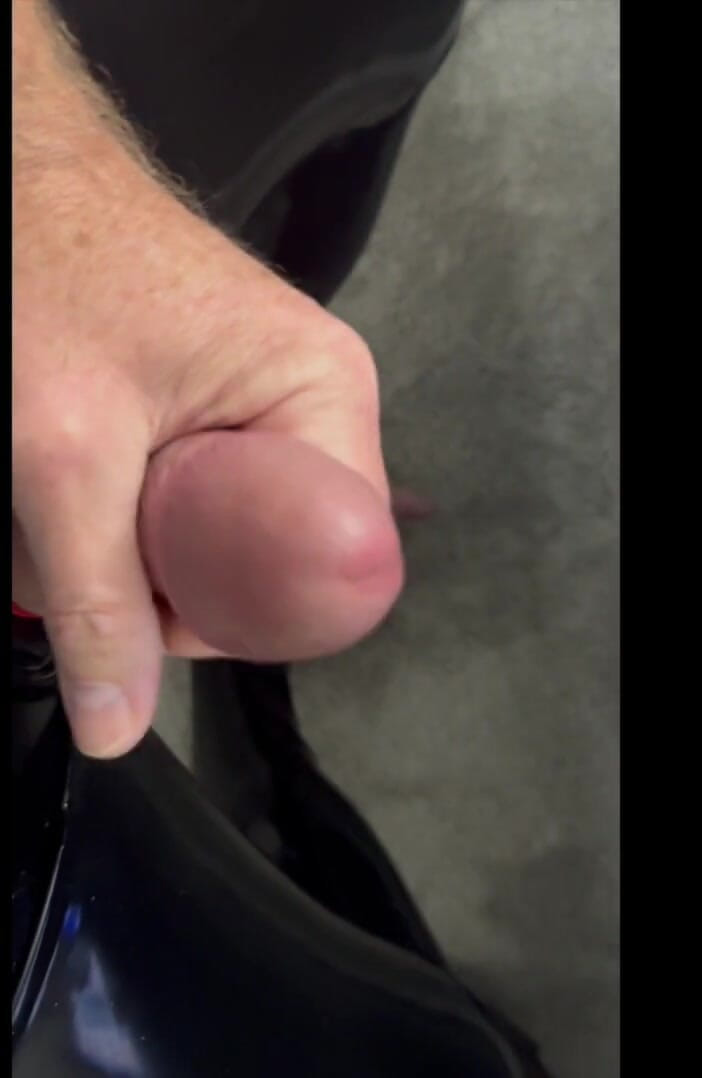 Latex Object: El lanzamiento final después de gooning