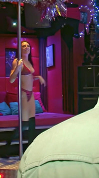 Juego anal con Lucy Law