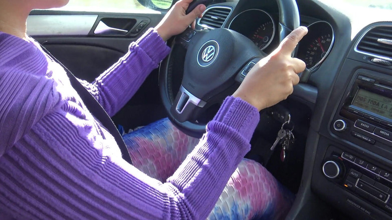 Souzan Halabi: Me masturbo con mi pene grande junto a mi mamá...