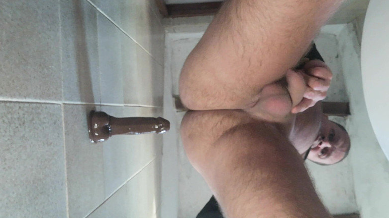 Chemanuchao: Con cặc đen nếm thử mông tôi trong phòng tắm