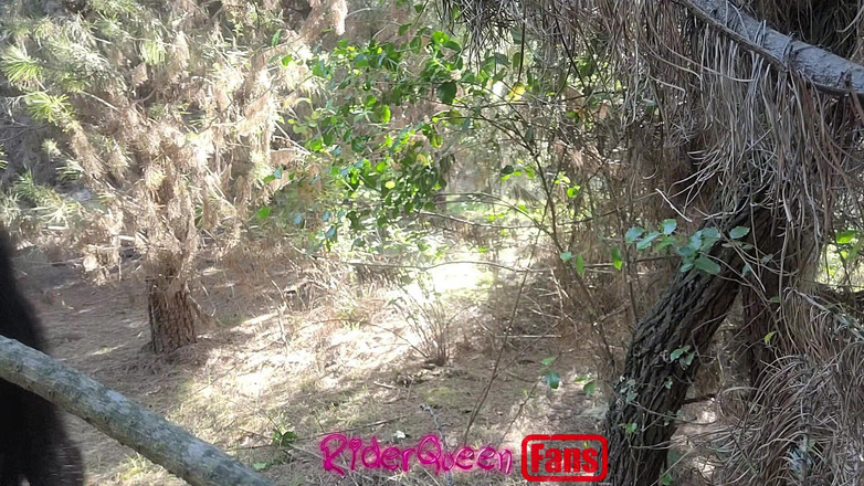 Only Riderqueen BBW Step Mom Latina Alone: Reiterqueen allein, Draußen, Videos für meine Fans.