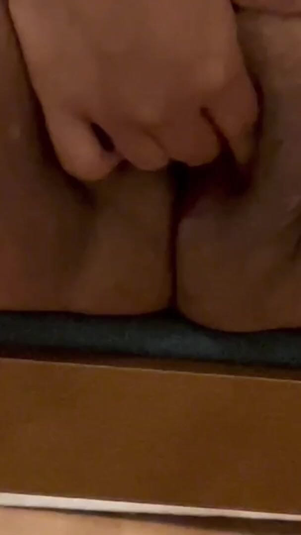Indian fuck queen: WildEnglishBBW sucking my nipples solo play squirting