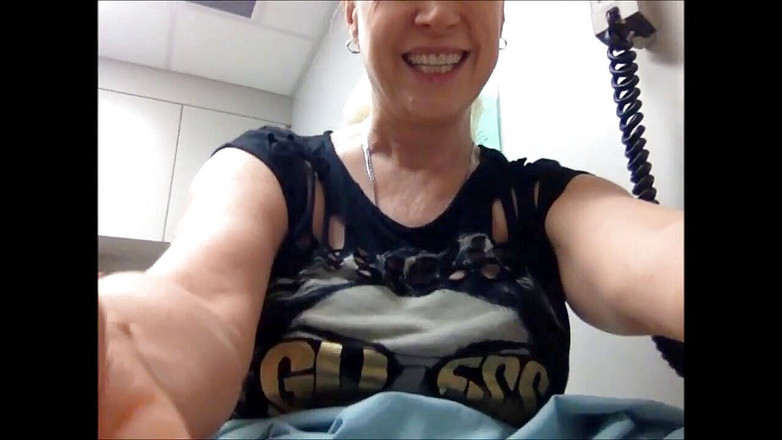 Gartersex: 내 자지를 빨아주는 의사