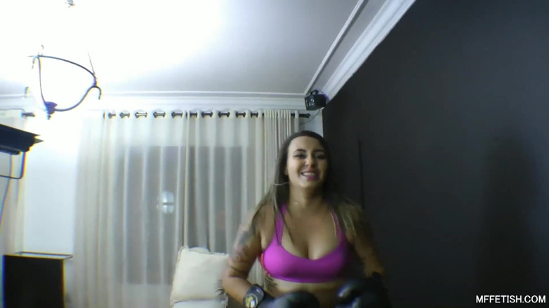 MF Fetish: Restez immobile, esclave quand je te donne des coups de...