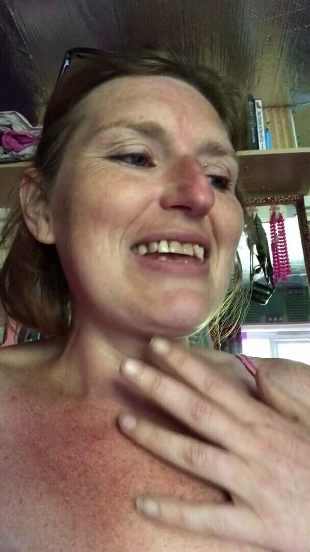 MistressWriggler: 3 POV mini honění za 20 minut mě klečí na posteli...