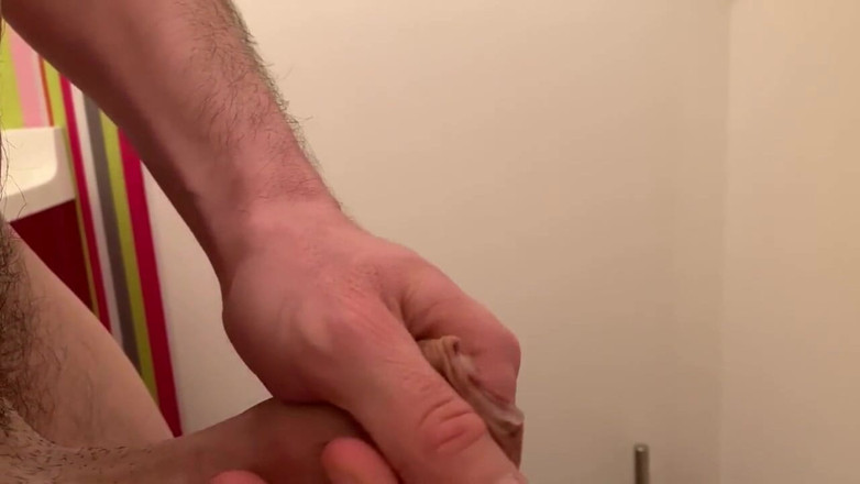 qaz11: Handjob on camera - 536