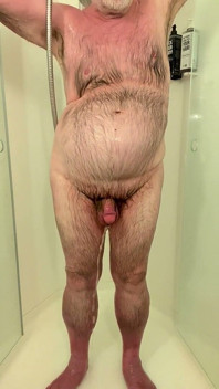 Coach Karl Starts His Hot Shower 7221
