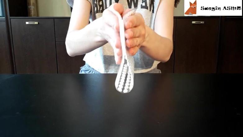 Saegin: [ASMR] Scratching textures, part 1 (no talking)